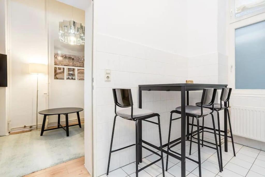 Newly Furnished Apartment For Up To 6 People 베를린 외부 사진