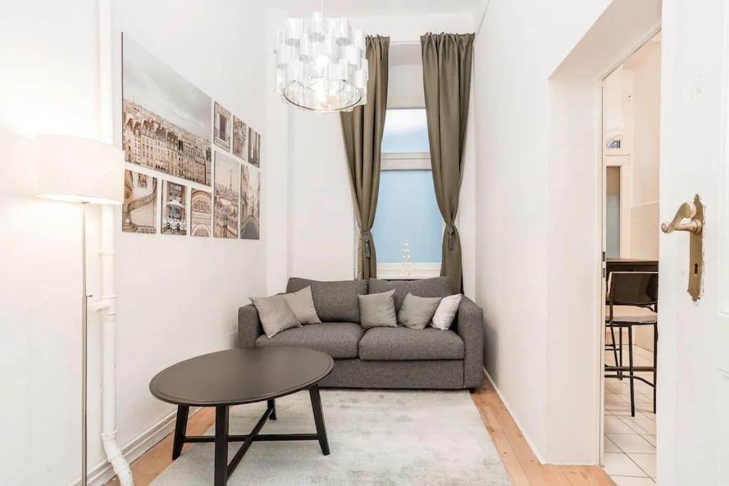 Newly Furnished Apartment For Up To 6 People 베를린 외부 사진