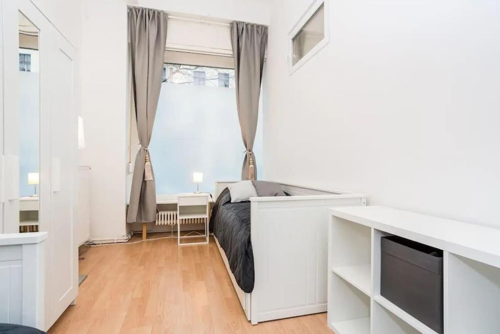 Newly Furnished Apartment For Up To 6 People 베를린 외부 사진